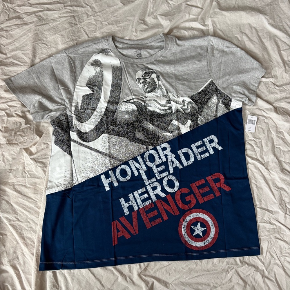 Disney Parks Avengers Honor Leader Hero Marvel Captain America T-Shirt XXL